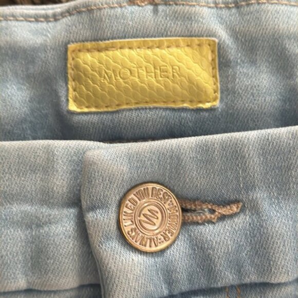 Mother 27 Light Wash Looker Ankle Fray Jeans - Picture 3 of 14